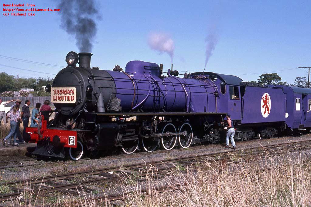 The first public excursion operated by the Tasmanian Locomotive Company and its newly restored locomotive H2 was from Derwent Park to Parattah to and return in April 1987. It was photographed on the northbound journey at Campania