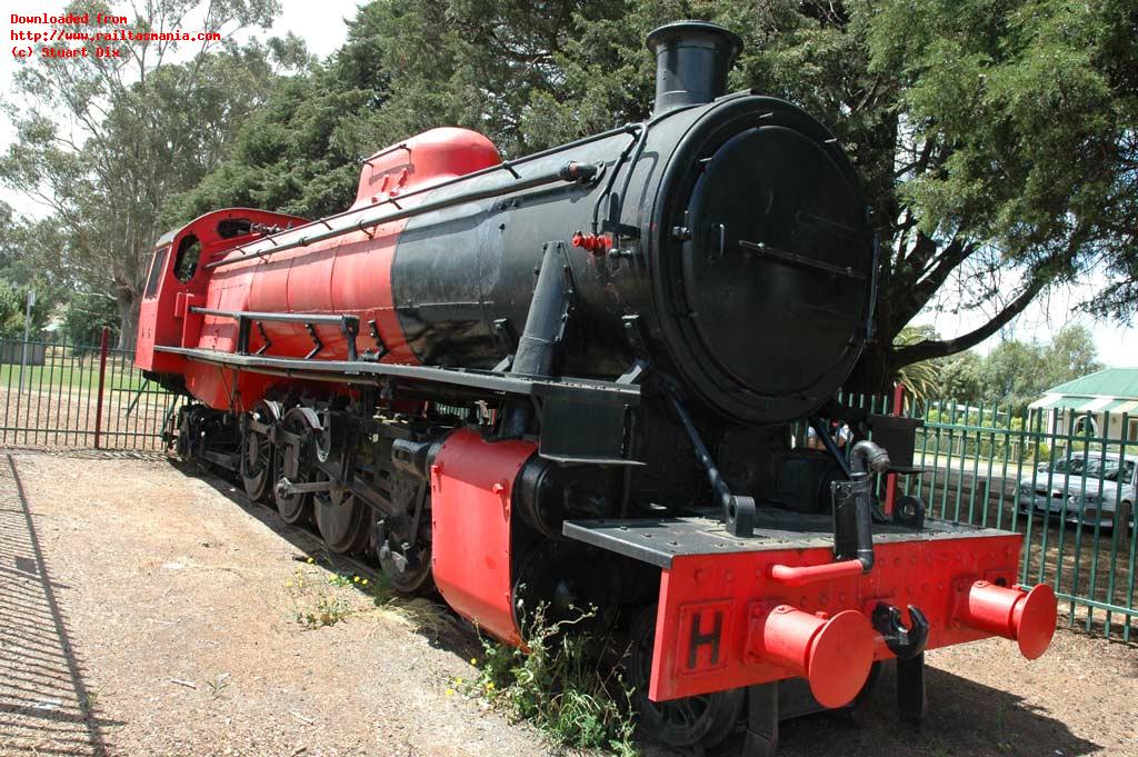 The engine portion of H6 is on display in Perth in northern Tasmania. January 2005