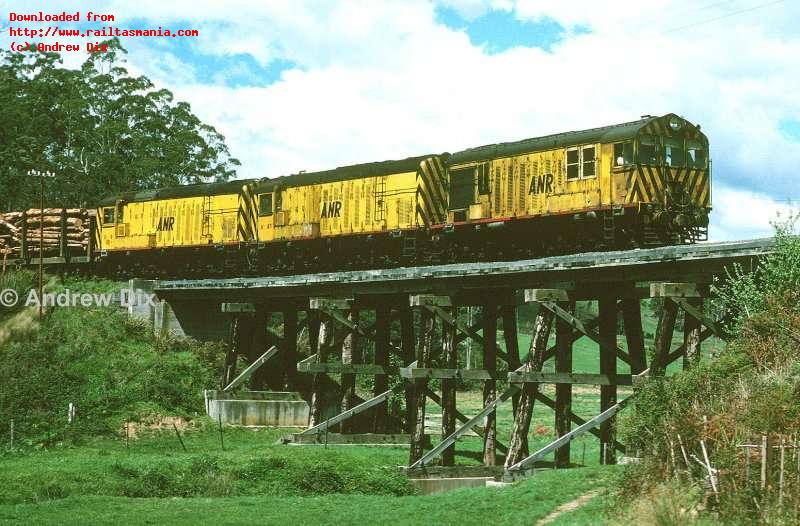 X18, X27 & X3 cross the Brid River at Lietinna. October 1981