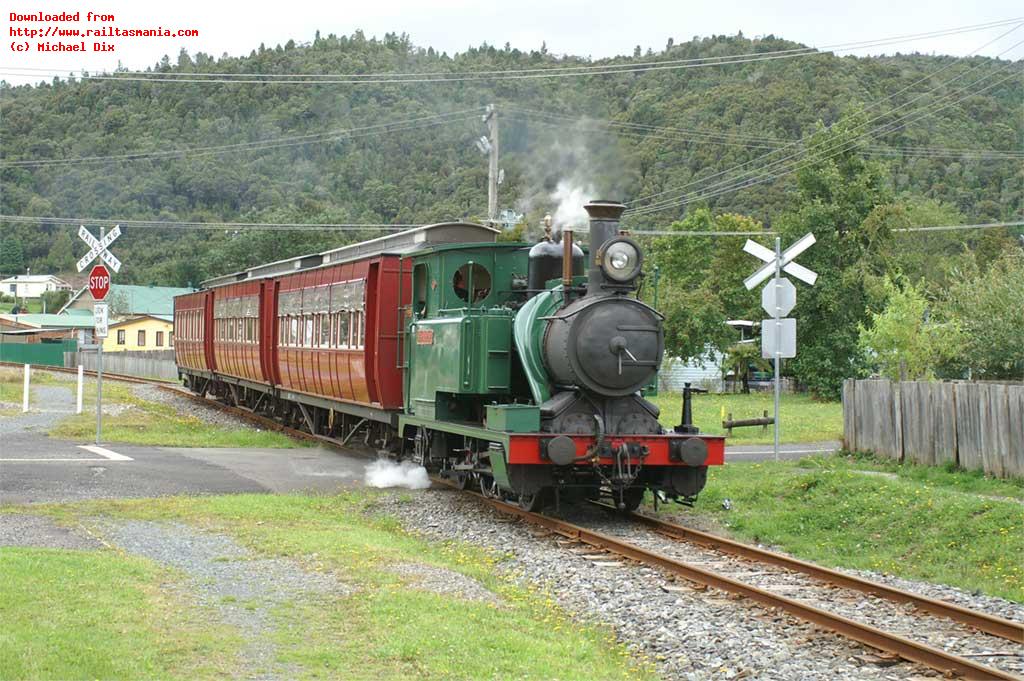 Abt loco No.1 and train pass through South Queenstown, February 2006