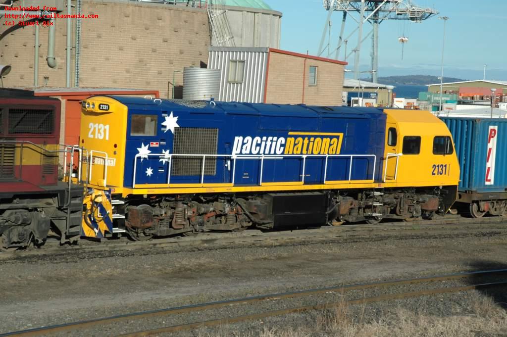 Only recently released to service, MKA2131 pauses during shunting in Hobart yard, July 2007