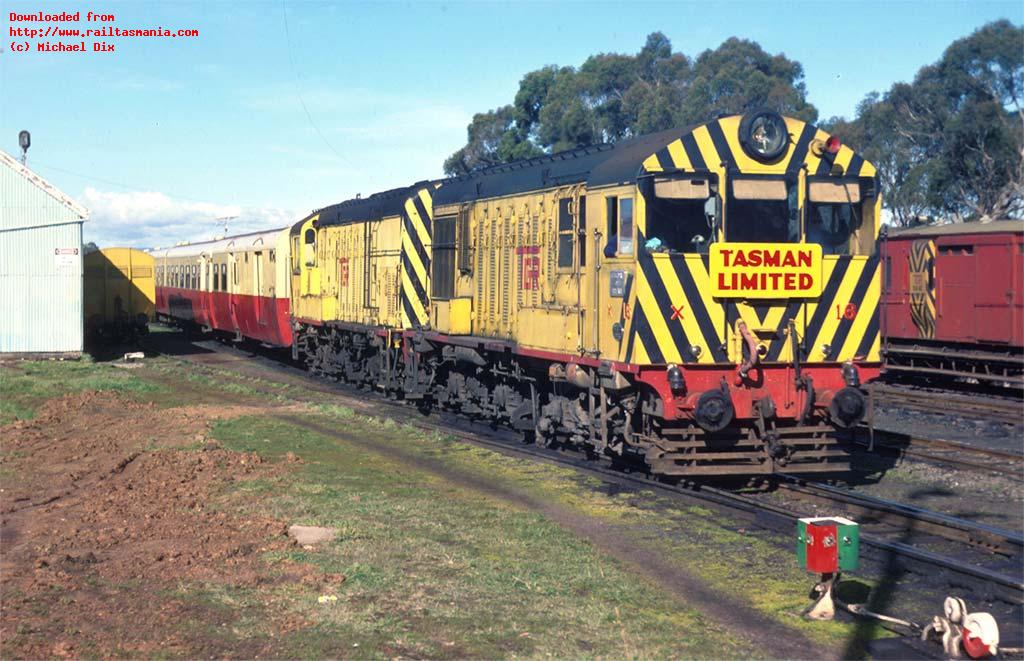 X16 and X20 head the second last northbound Tasman Limited through Conara Junction on 27 July 1978