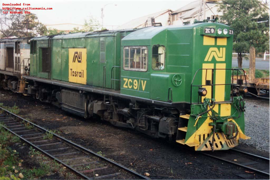 ZC9 waits between trains at Boyer, October 1991