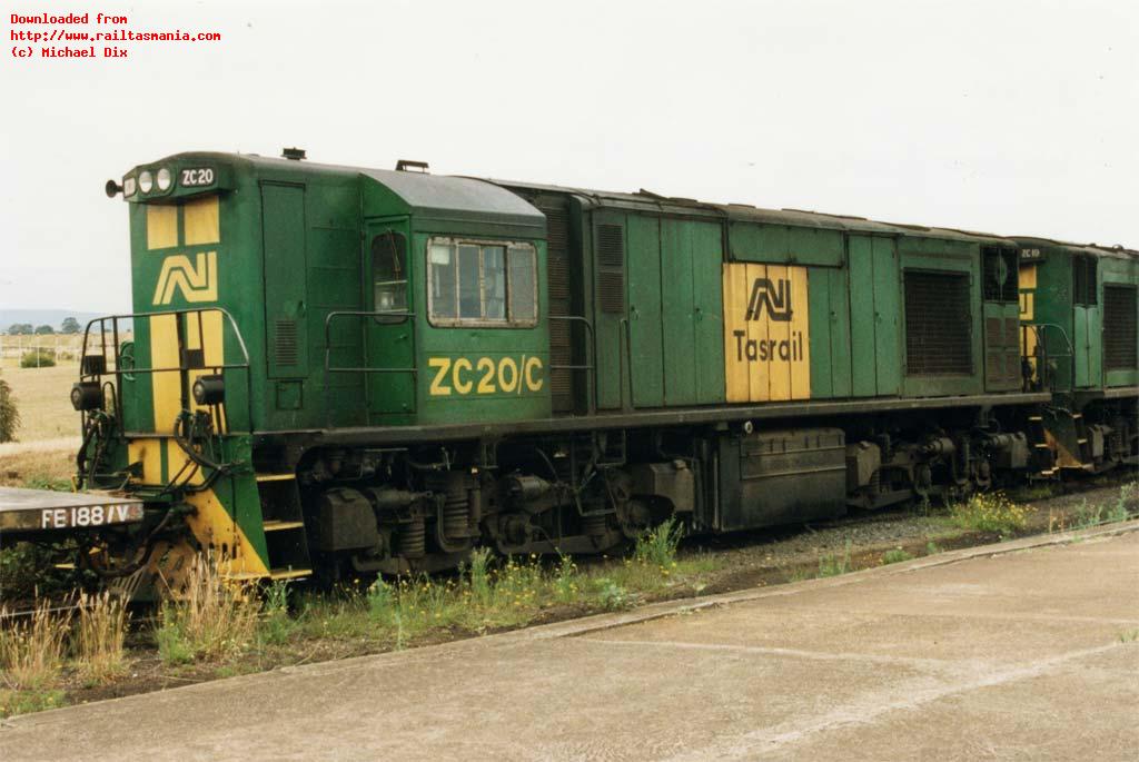 Trailing loco ZC20 at Western Junction, January 1992