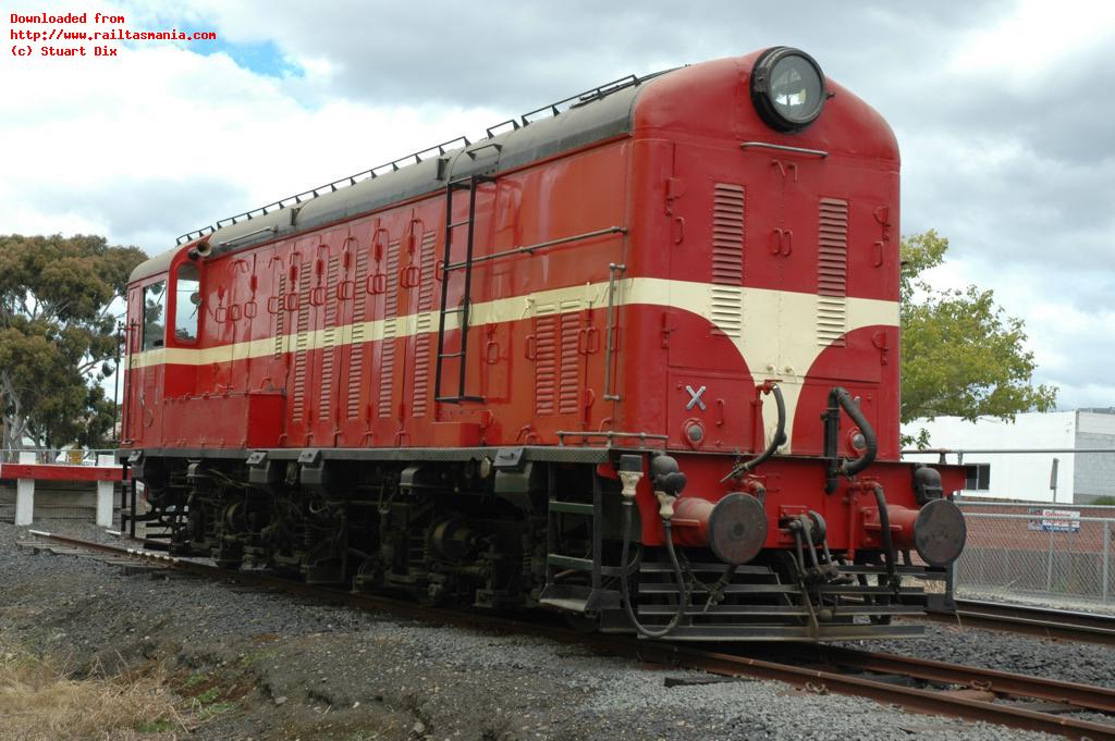 X1 stretches it legs for the first time in many years at the Tasmanian Transport Museum, December 2008