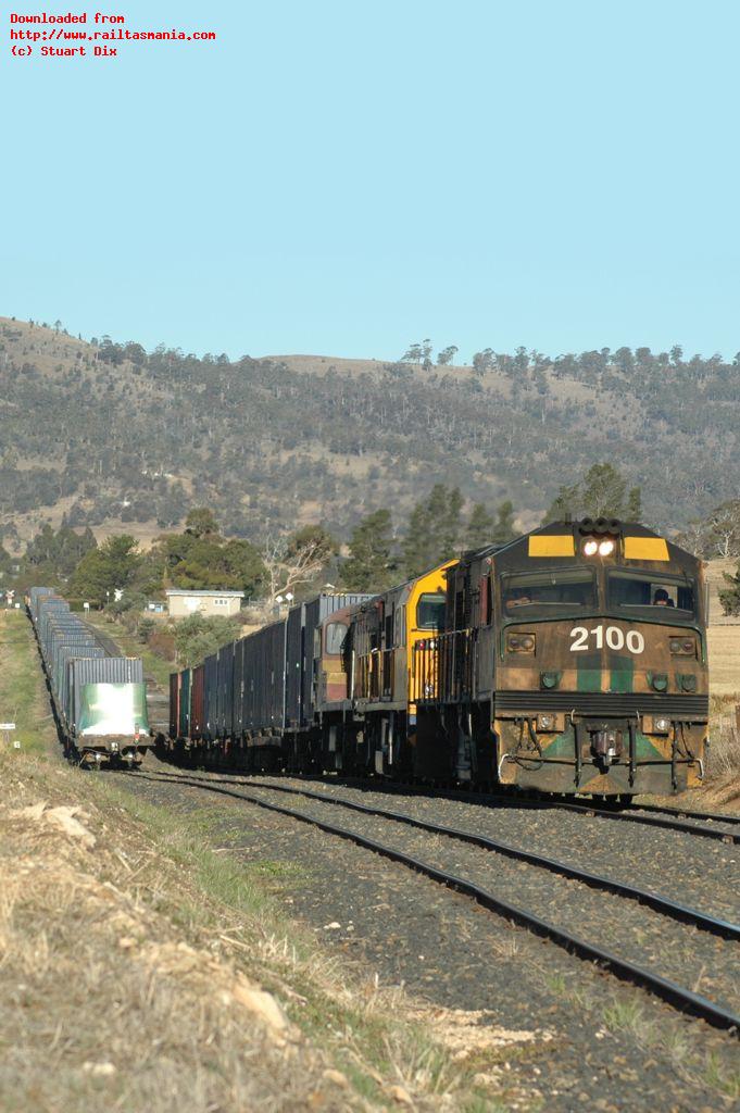 After having brought train 632 from Boyer to Tea Tree, the Hobart-based crew leave Tea Tree loop with train 631 behind locos ZR2100 - MKA2138 - DQ2006 on 13 February 2009, as train 632 prepares to head further north