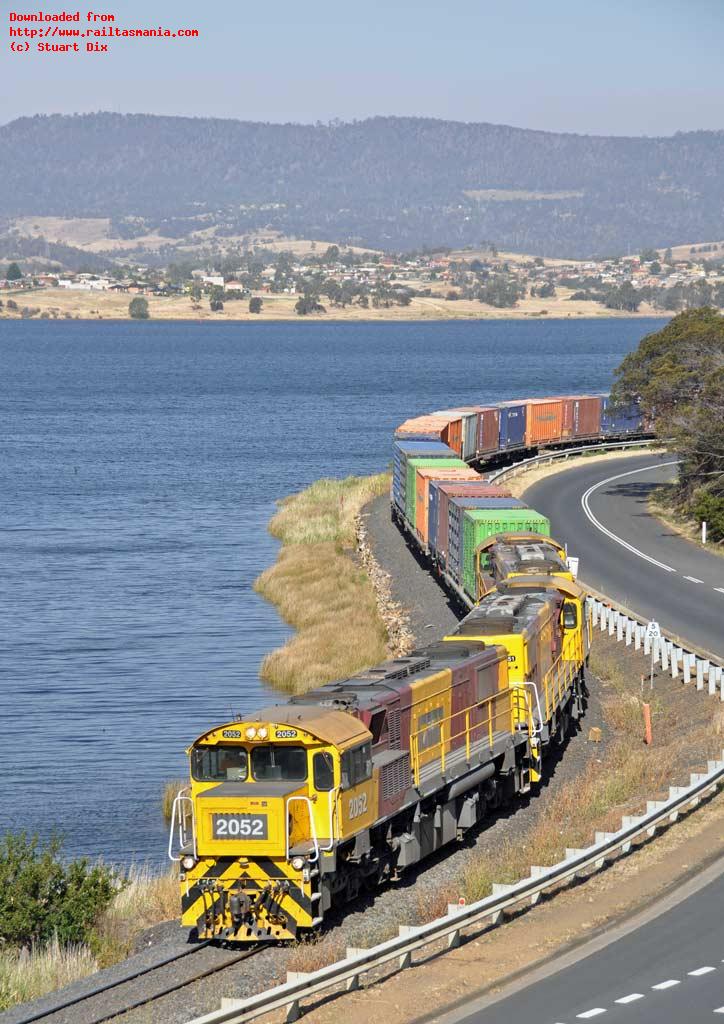 Locos 2052 - 2051 - 2054 head train 736 around the River Derwent foreshore at Granton on a smoky 5 January 2013