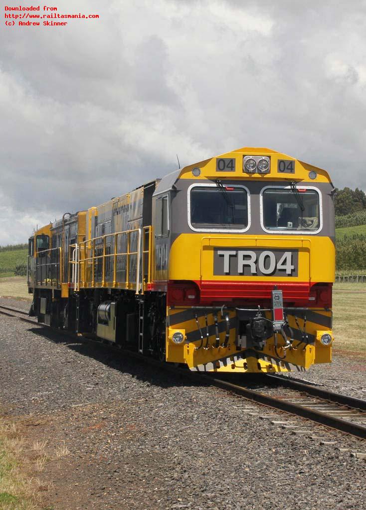 Making its first trip outside the Launceston area, new loco TR04 trails DQ2006 at Relbia as the pair head west to Burnie on 13 December 2013