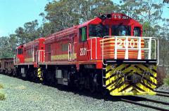 DQ2001 and DQ2002 sit at Conara Jct with a northbound ballast train in December 1998