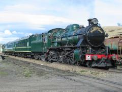 Tasmanian Transport Museum locomotive M5 on a charter at Colebrook, July 2002