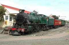 Loco M5 and vintage carriages in operation at the museum, December 2004