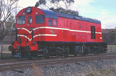 Y4 at Tea Tree, 8 June 2000. Photo: Michael Dix