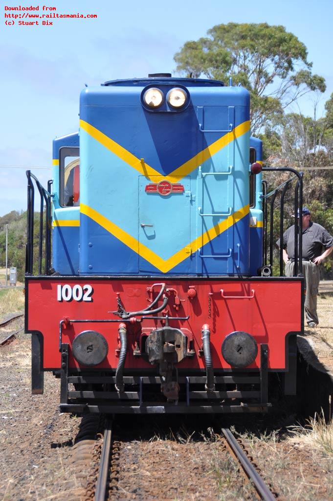 RailTasmania.com - Former Emu Bay Railway locomotive 1002 at Coles Be